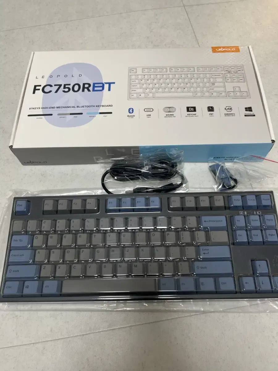 Leopold FC750RBT Gray Blue 저소음적축 영문자판